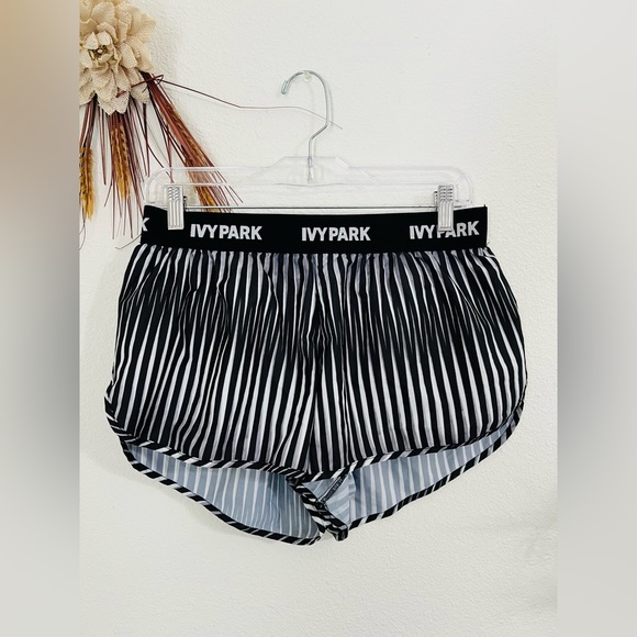 Ivy Park Athletic Running Shorts Size Large - Picture 2 of 7